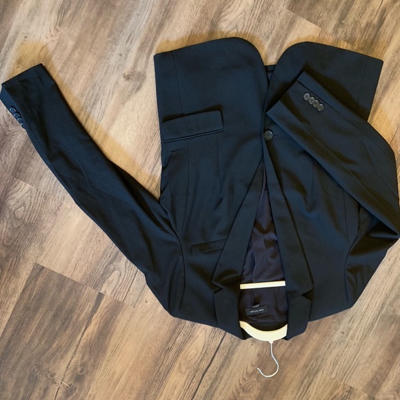 Almost New Ann Taylor Pant Suit - Picture 3 of 8